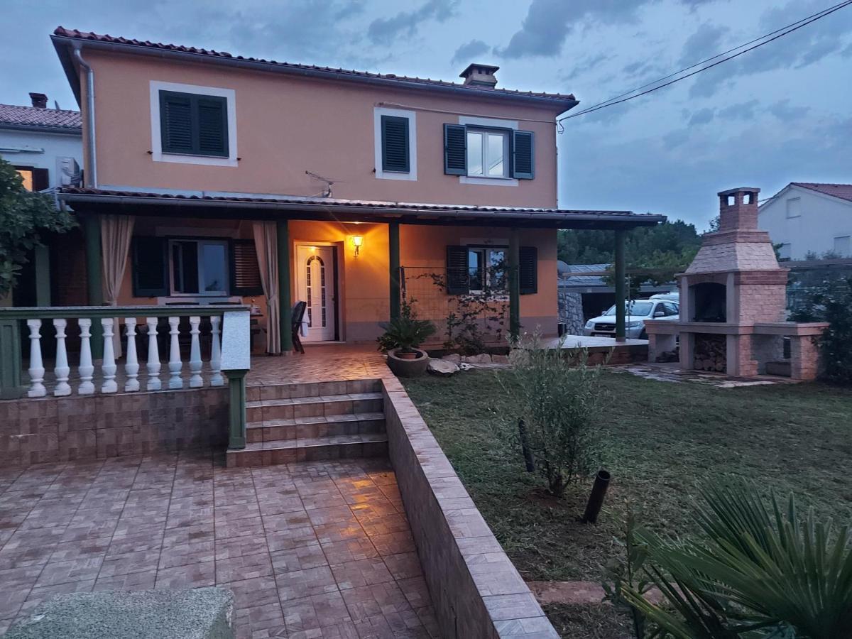 Vila Paula Malinska Exteriér fotografie