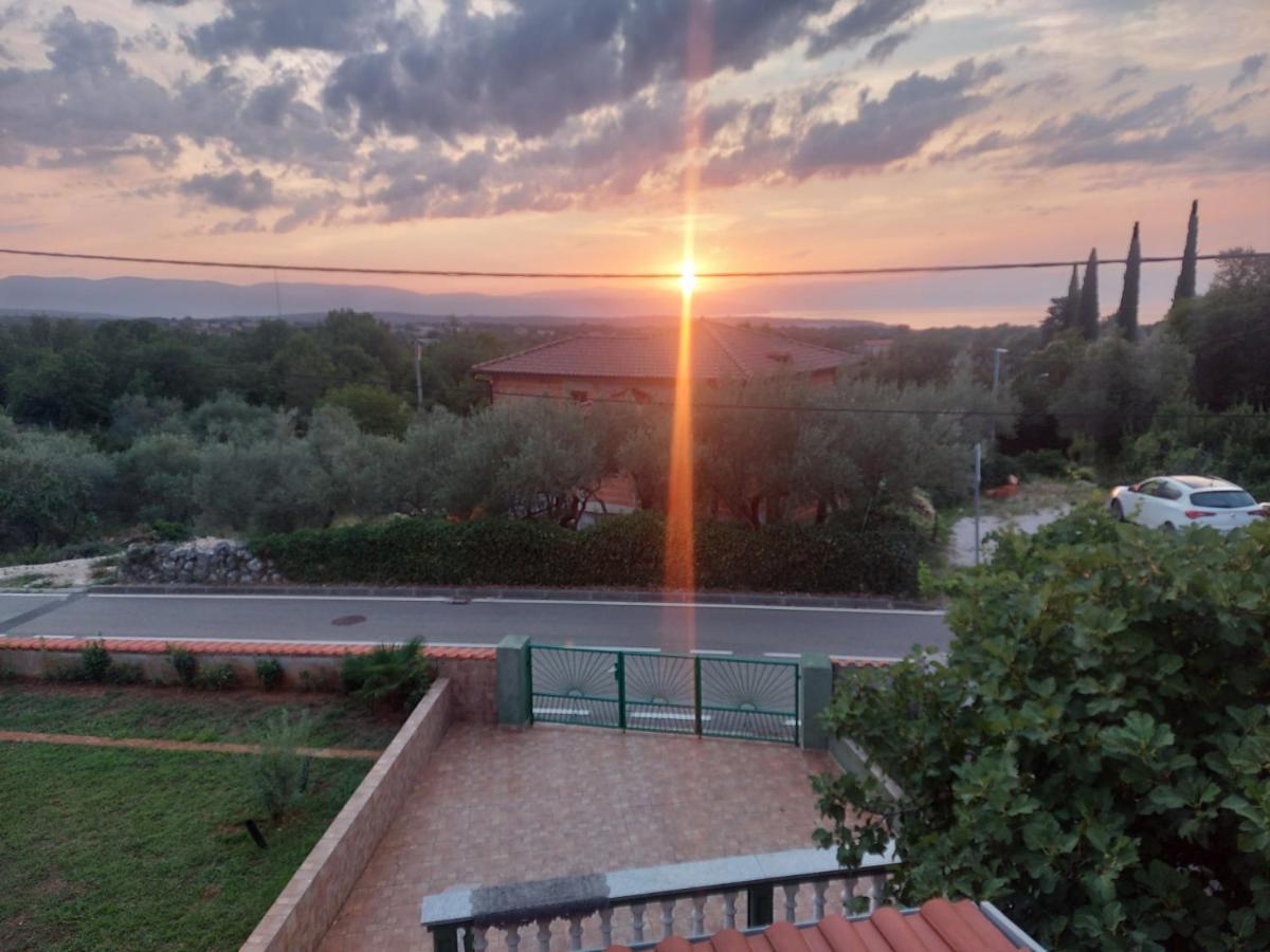 Vila Paula Malinska Exteriér fotografie