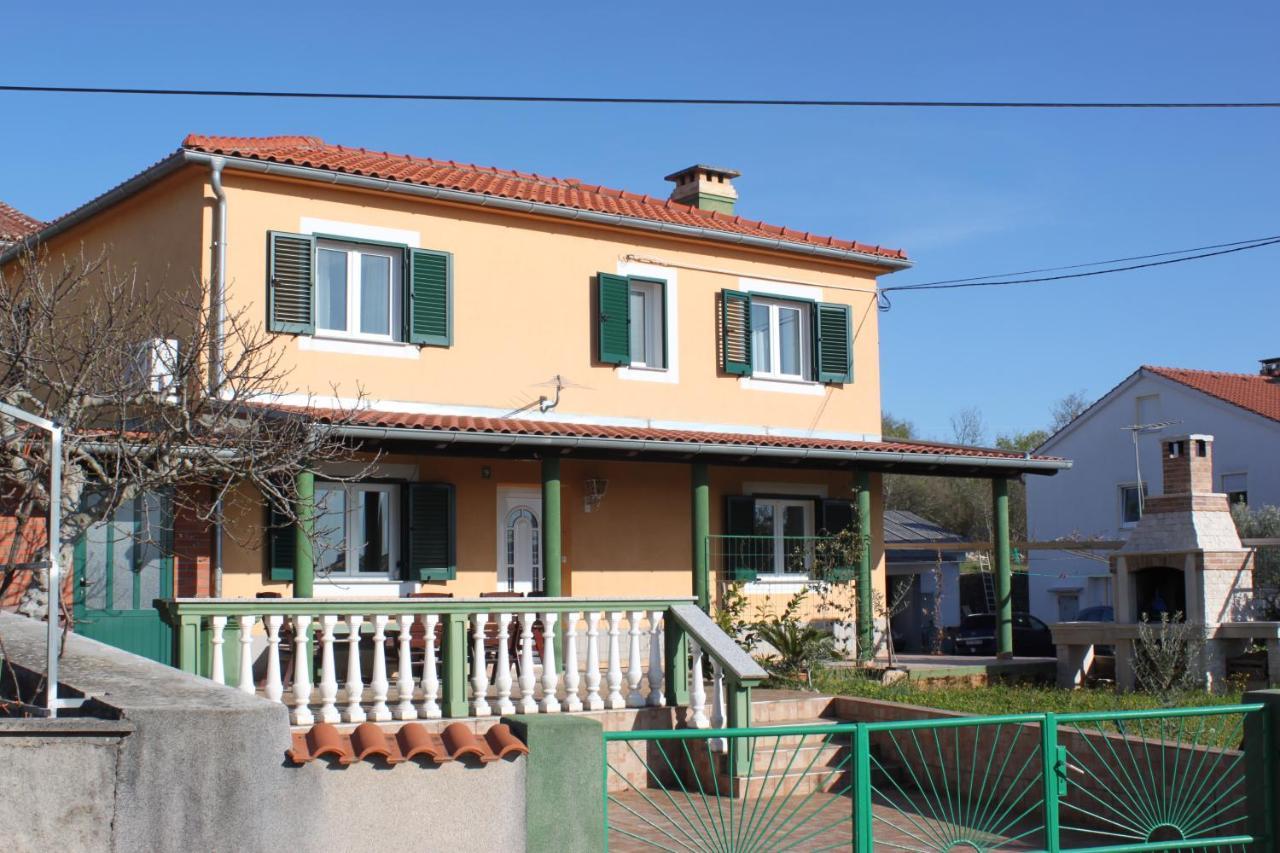 Vila Paula Malinska Exteriér fotografie